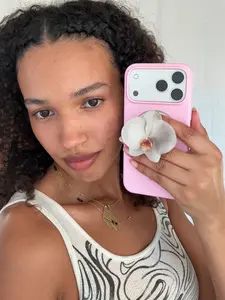 Snow Orchid MagSafe Grip for phone or kindle - White Flower Design, Compatible with MagSafe