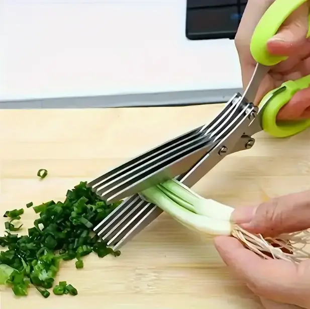 5-Layered Stainless Steel Kitchen Scissors with Protective Cover, Built-in Cleaner, Durable Safe Versatile Cutting Kitchen Supplies for BBQ, Indoor Use, Onion & Herb Shredder