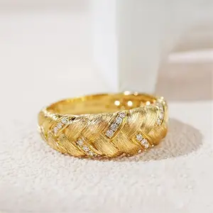 Light luxury retro style woven pattern ring, exquisite and minimalist style ring, a classic and timeless ring suitable for various occasions such as daily commuting and dates, comfortable to wear and can be stacked, a beautiful holiday gift.