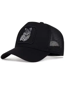Men's Wolf Pattern Adjustable Snapback Trucker Hat, Fashion Casual Hat, Suitable for All Seasons, Sports and Daily Wear, Unique Design for Outdoor Activities