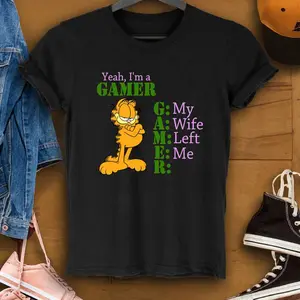 Funny Cat Garfield Comic Yeah I&X27;M A Gamer  T-Shirt