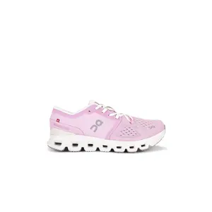 On Cloud X 4 Sneaker in Petal & Sand