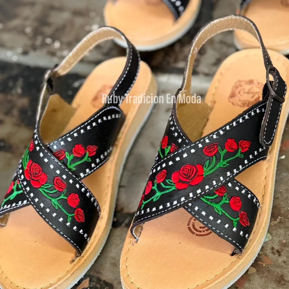 Susana platforms / Huaraches Mexicanos / Sandalias Mexicanas / Leather Sandals / Platforms Shoes / huaraches bordados / Huaraches artesanales / Artisanal Huaraches /  Footwear / Comfort / Stylish / Moda Mexicana /