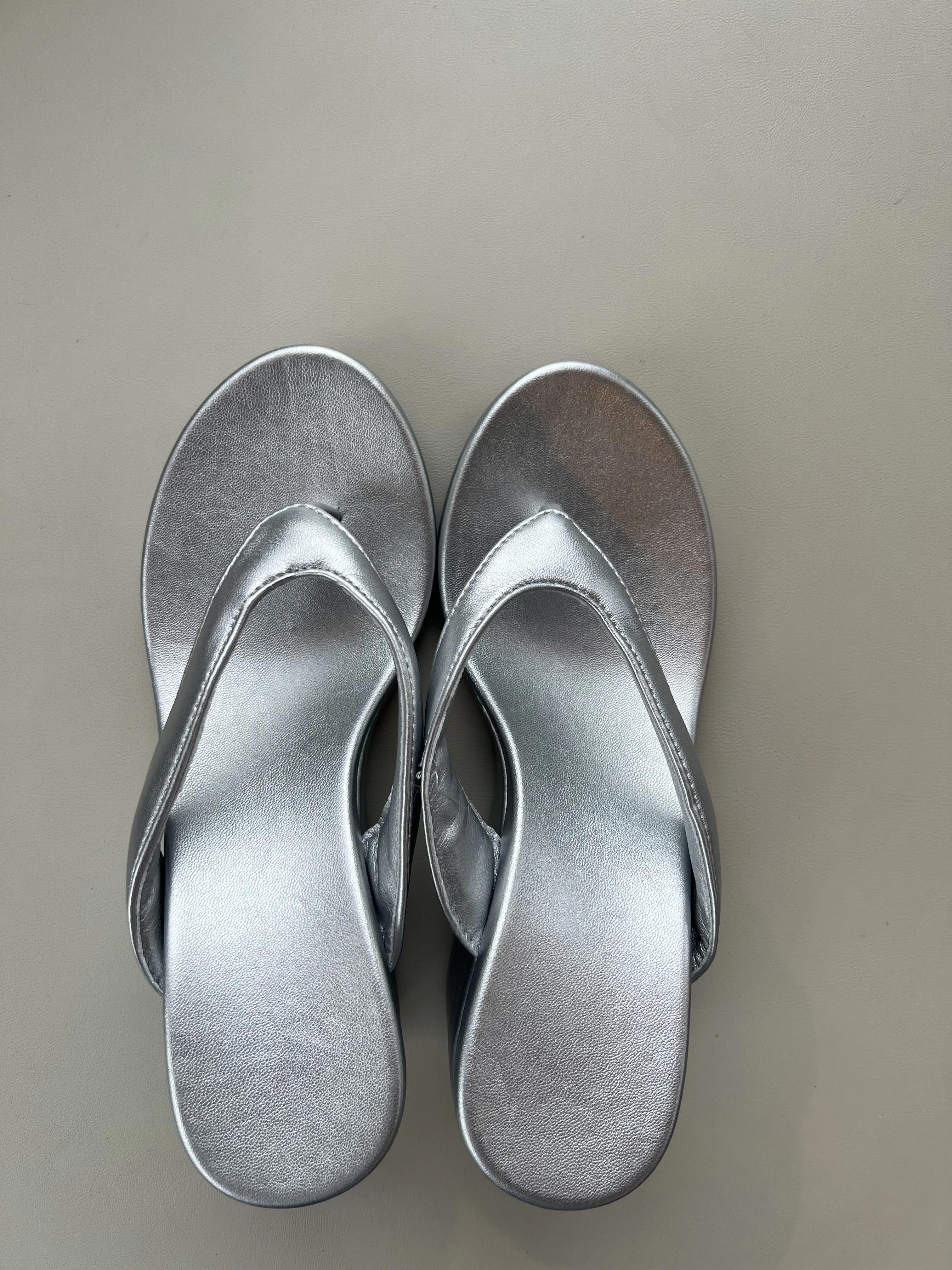 Women's French-Inspired Thick Heel Wedge Strap Leather Sandals - Soft Smooth Upper, Height-Increasing Wedge Sole, Slip Resistance Flip Flops for Outdoor Daily Wear, Pair with Shorts Dresses Skirts, Women Sandals, Slip Resistance Women's Flip Flops