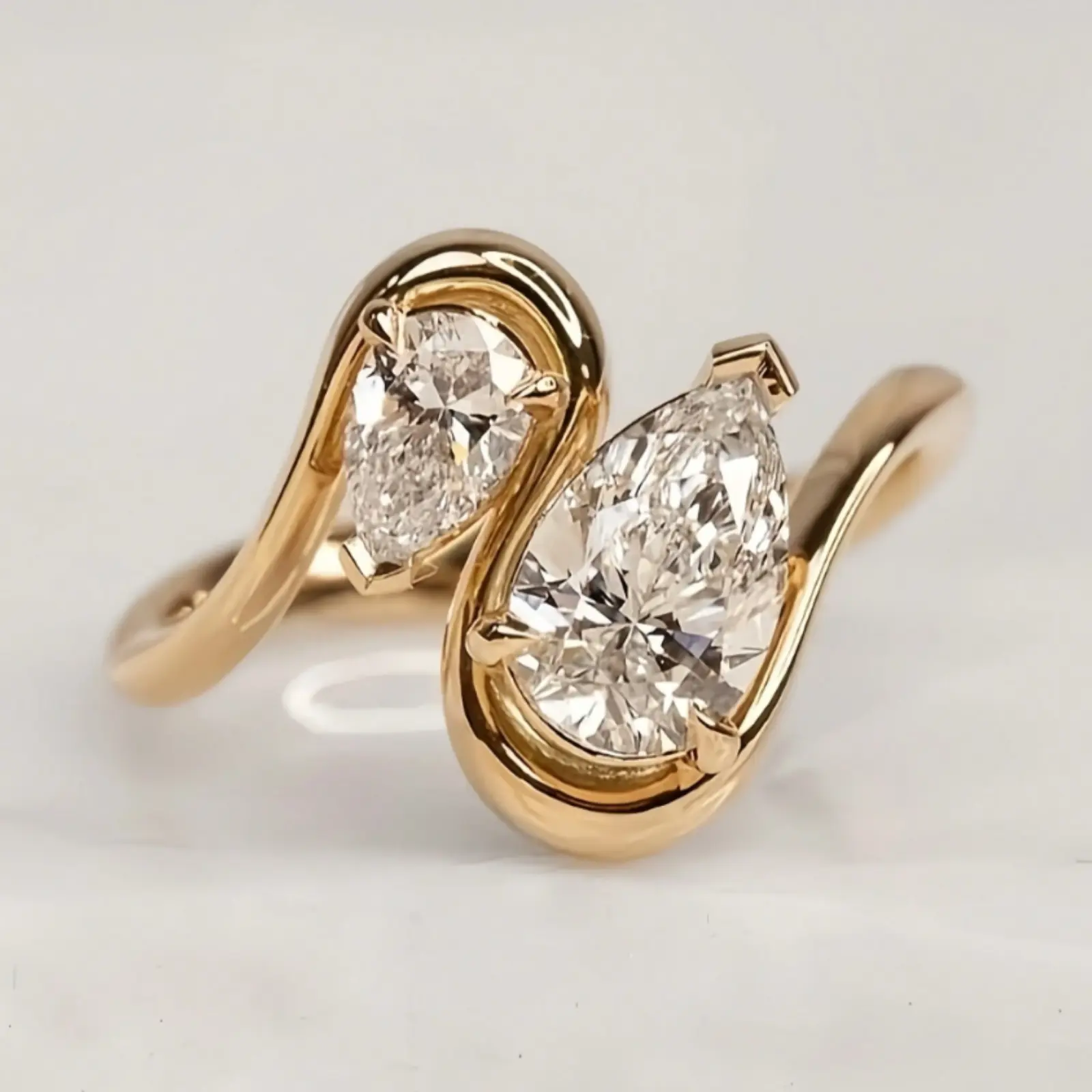 Bohemian Wavy Ring 18K Gold Plated with Zirconia – Elegant Stackable Ring for Women, Everyday & Gift Jewelry