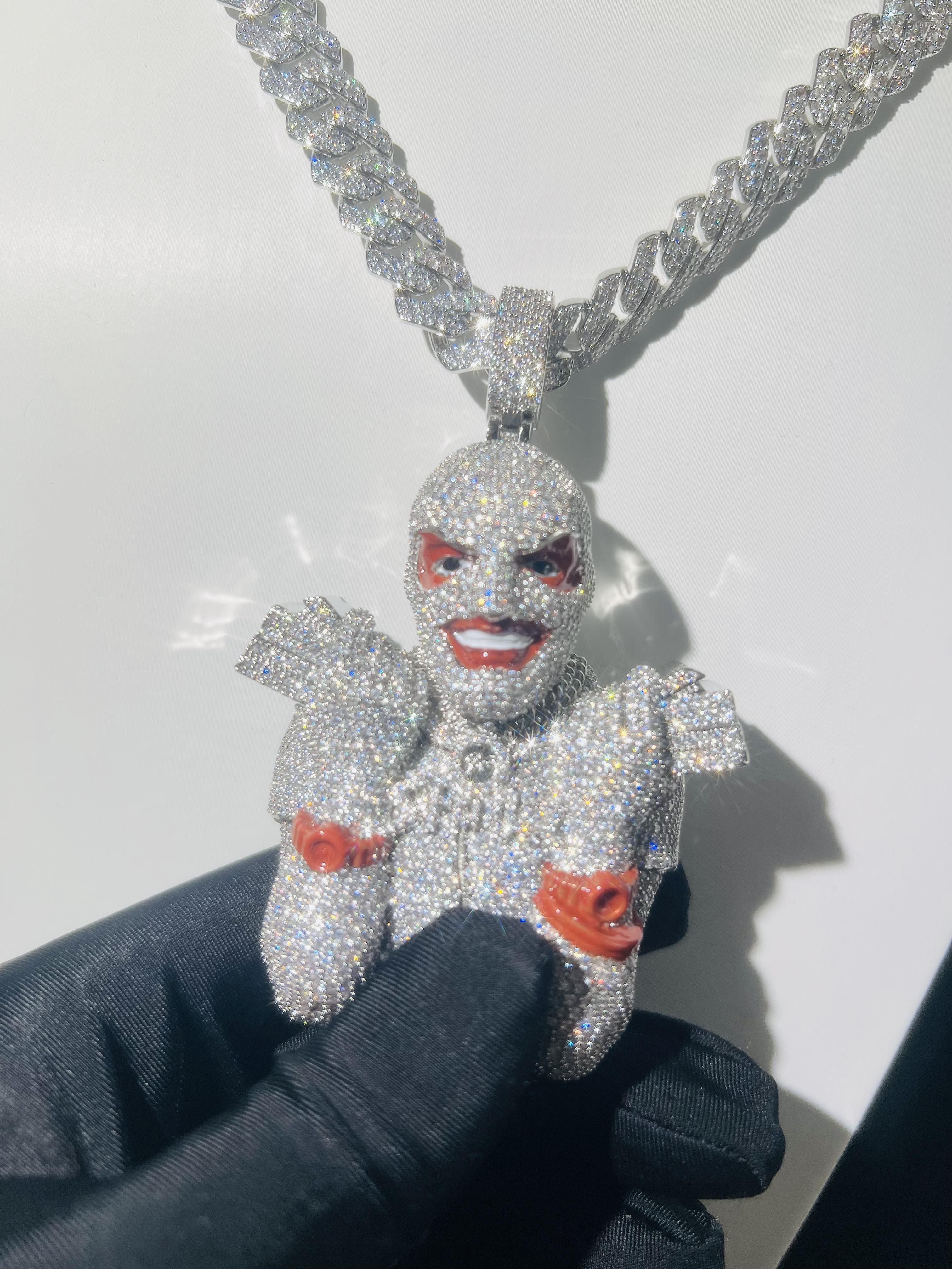 Personalized customized ice cold pendant, flying sky dollar bill thief face diamond inlaid pendant, hip-hop pendant, full of ice rap singer charm, wearing pendant accessories for large carnival parties, hip-hop classical pendant