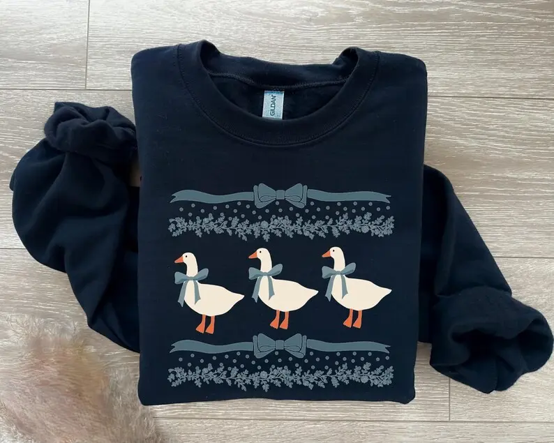 Vintage 80s Silly Goose Sweatshirt, Retro Duck Goose Graphic Crewneck, Funny Cozy Animal Sweater, Unisex Vintage Style Outfit, Cute Gag Gift