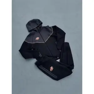 Windbreaker Windproof Hooded Sports Jacket Hip Hop Style European American Co-Branded Leisure Coat for Unisex rain jacket womens  gym  wear(Raincoats)