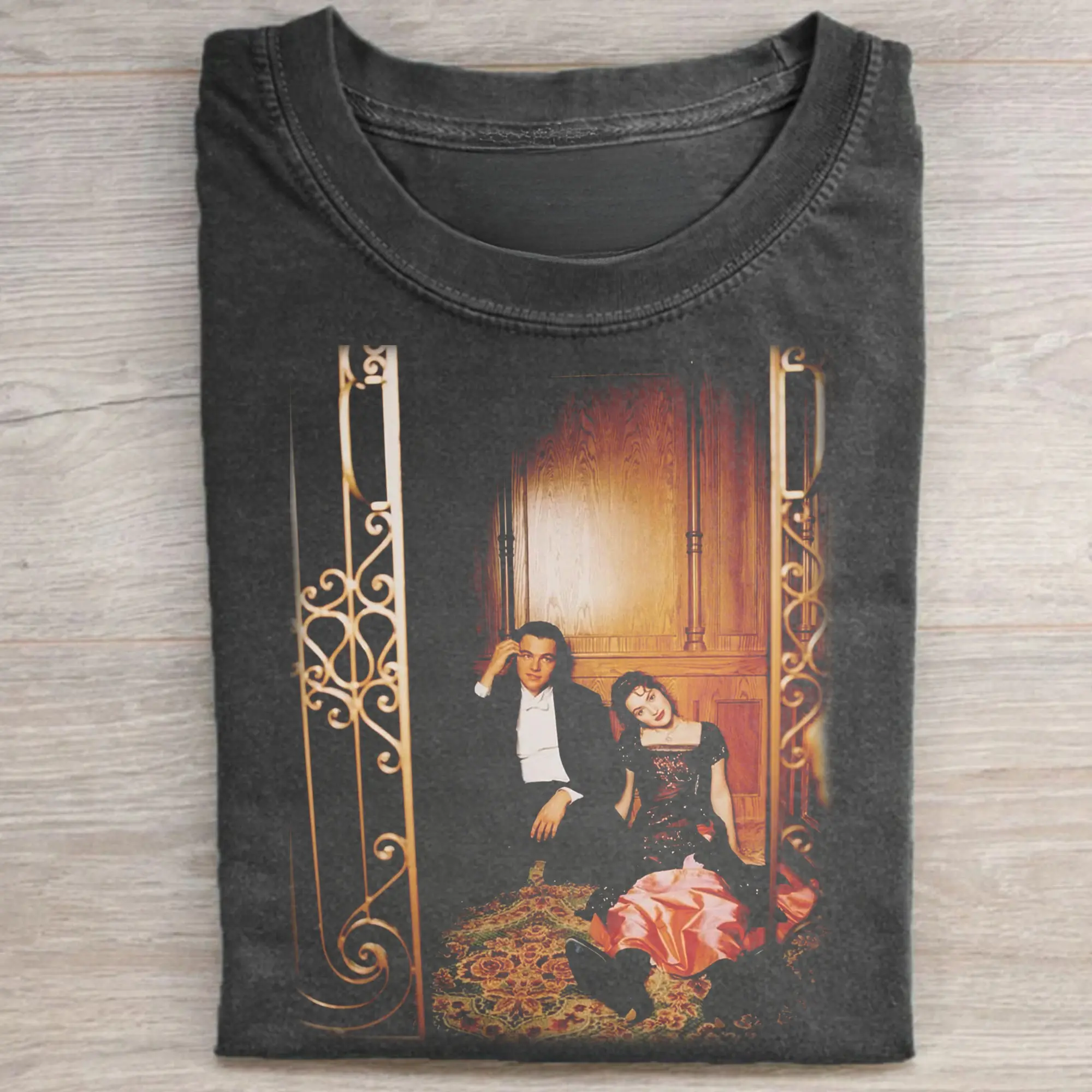 Gildan Men's Cotton Crew Neck Short-Sleeve Vintage Graphic Menswear Top Shirt - Custom Jack Dawson & Rose Dewitt Bukater Titanic Iconic Scene, Minimalist Fit Streetwear for Casual Wear (Cold Wash Recommended), Tops, Fitted, Cute, Retro, White, Crew Neck F