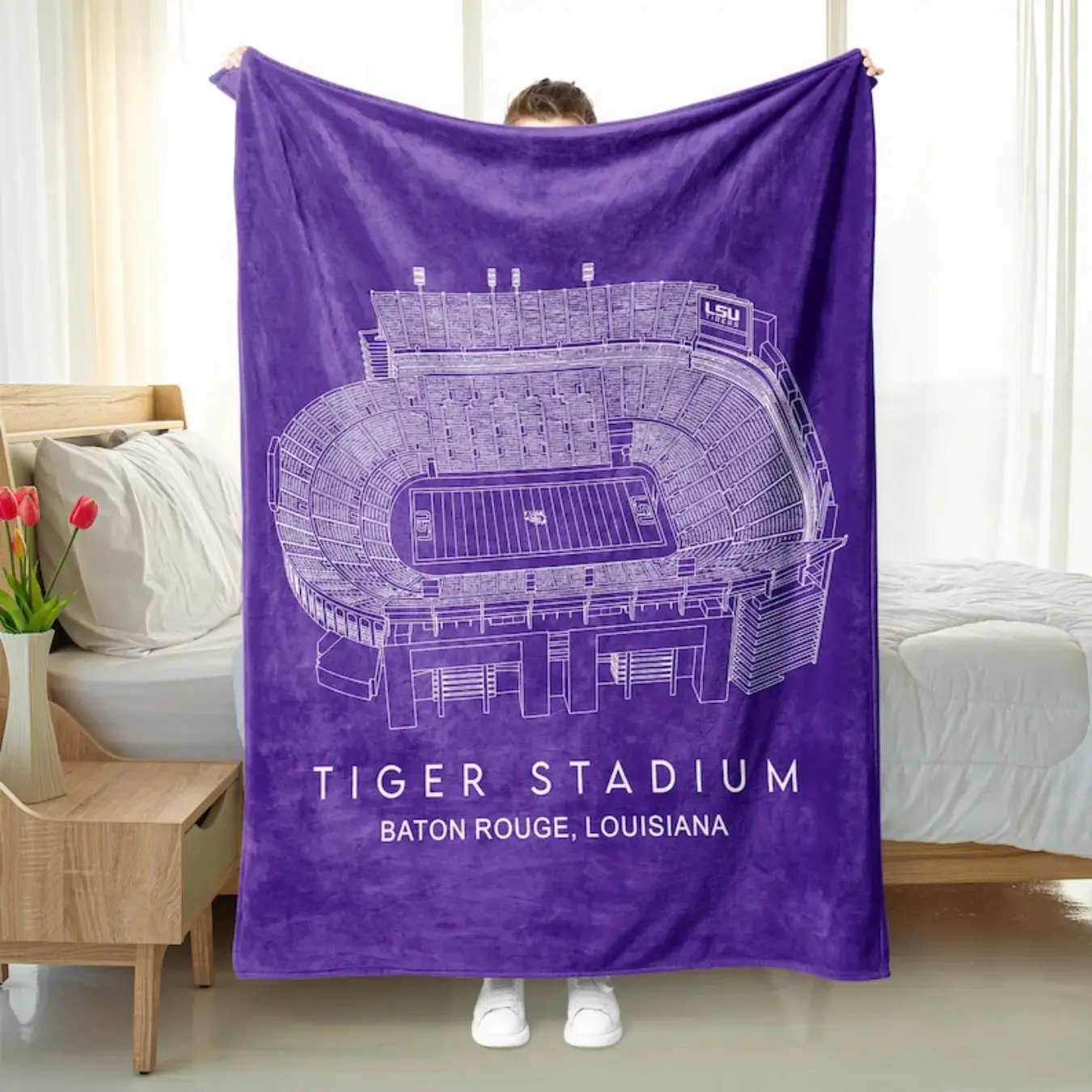Tiger Stadium-themed plush throw blanket, collegiate football stadium flannel blanket, soft and comfortable, suitable for sofas and beds, lightweight and warm, ideal for all seasons, Yankees Stadium blanket, a great gift for sports fans on Christmas and g
