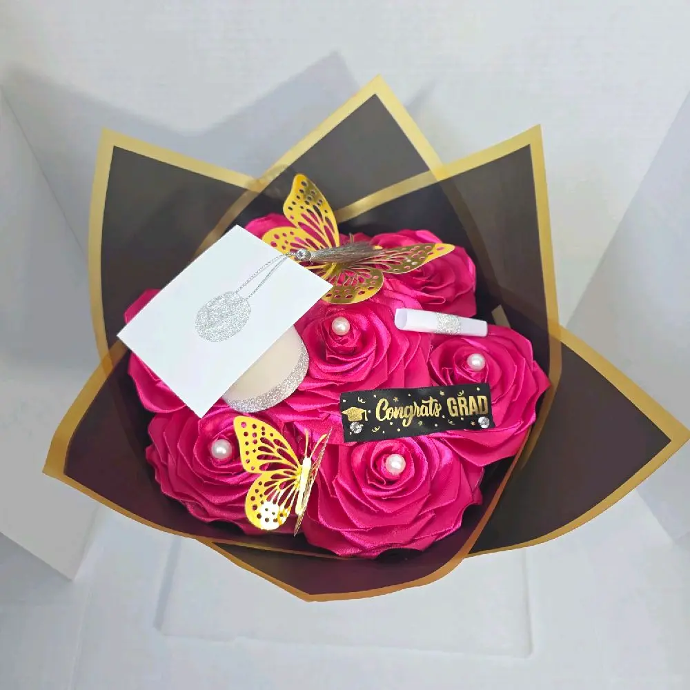 Graduation Gift Bouquet with handmade Eternal Roses and butterfly. Bouquet de rosas Eternas con Mariposas para Graduación.