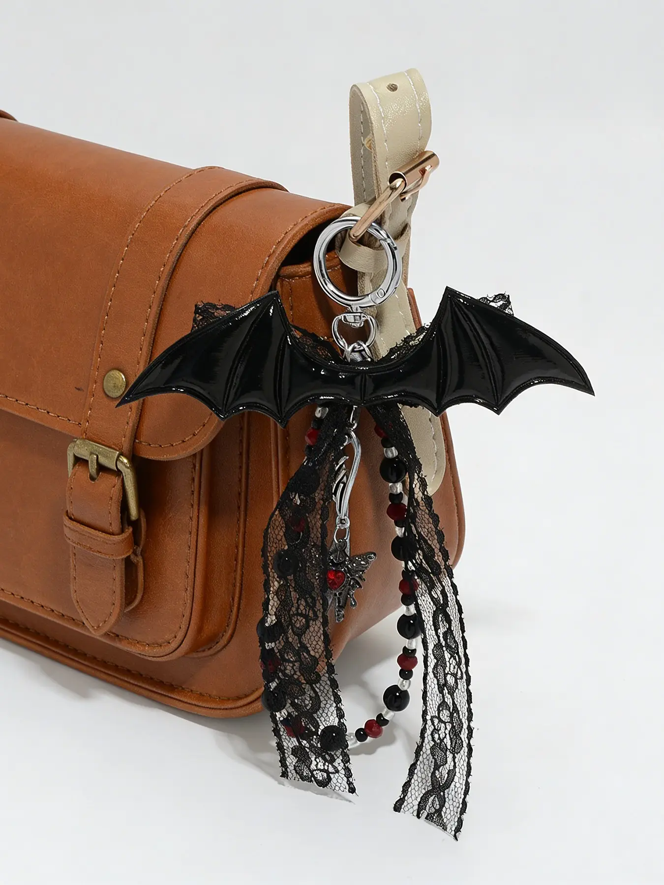 Atmosphere lace decorative bag pendant, Bag charm keychain, Accessories for bags, personalized bat wing pendant, decorated with black and red beads and heart-shaped key elements, lightweight and easy to carry, can be given to friends