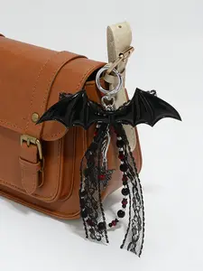 Vintage exquisite style bat wing bag pendant, decorated with lace, bead, and heart-shaped key design, fashionable and elegant style accessories, suitable for carrying during photography and outdoor travel, Charms For Bags, Bag Charm Keychain, Purse Charm