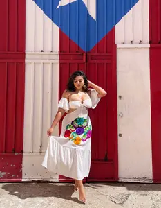 Vacaciones Dress White