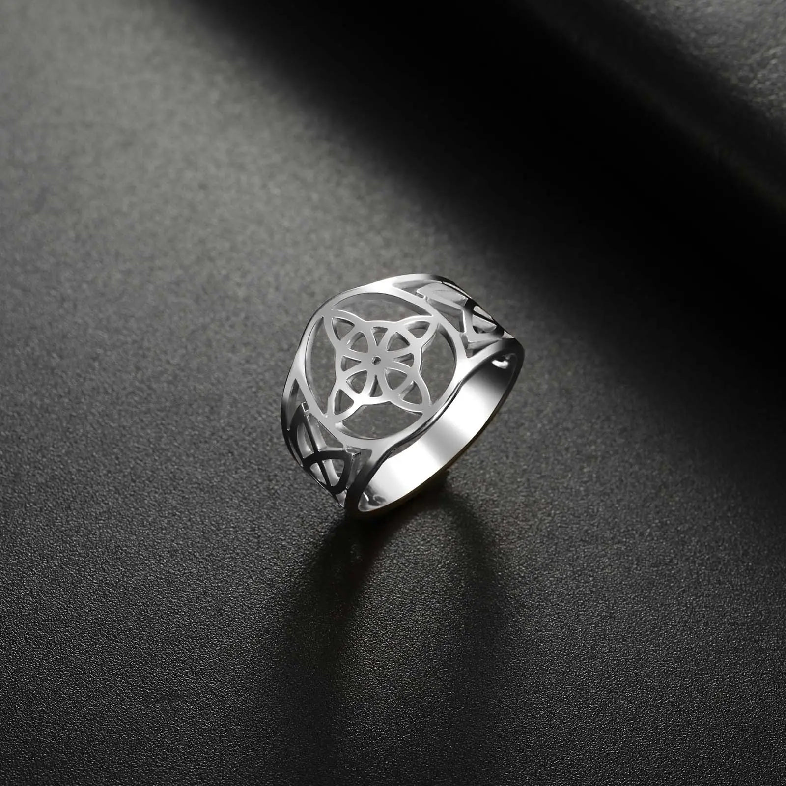 Witch knot ring women's and men's rings hollow knot ring gift versatile fashion personality creative design