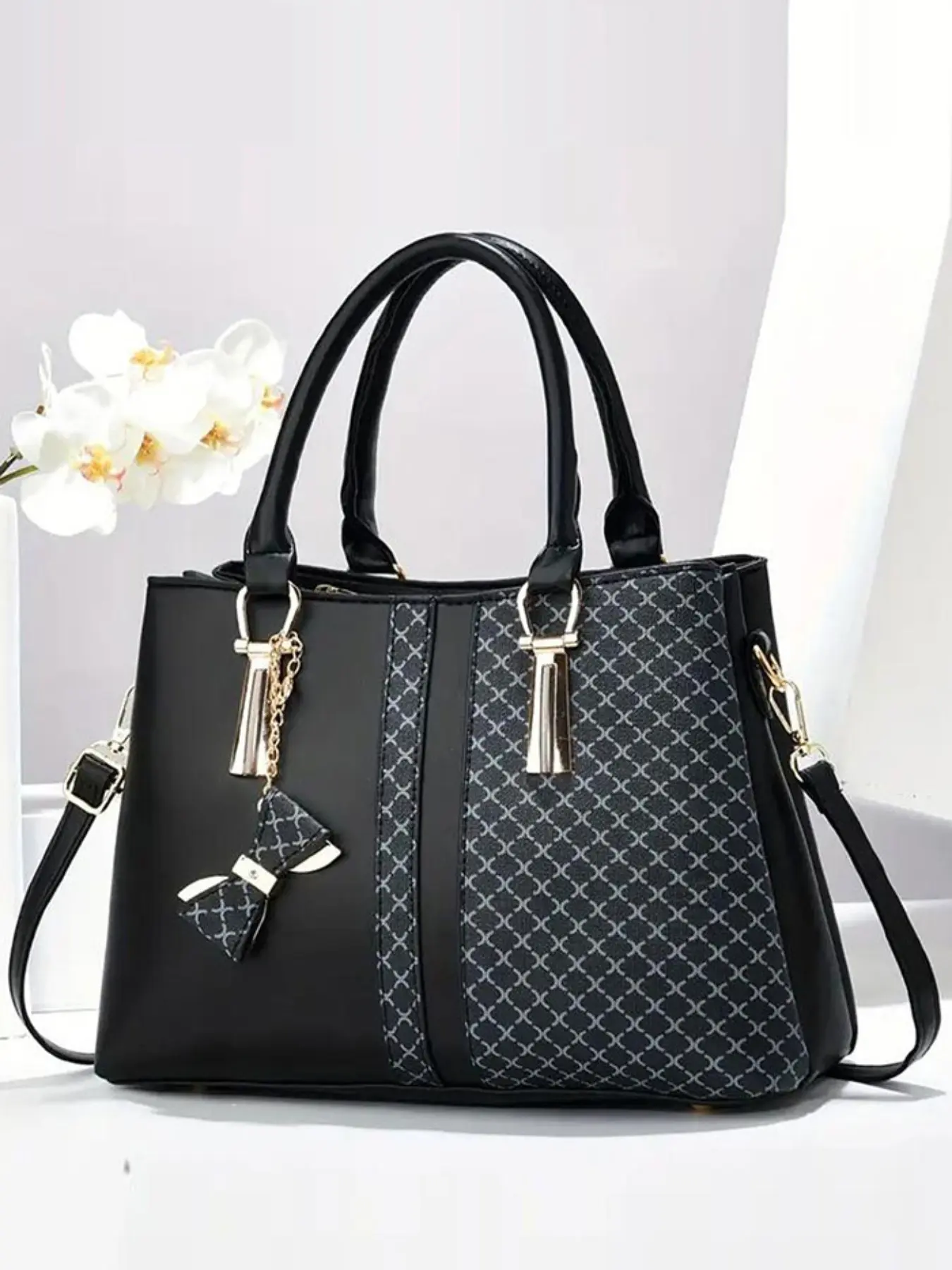 Colorblock Handbag, Casual Trendy Handbag, Fashionable Shoulder Bag for Shopping, Elegant Ladies' Purse with Charm, Versatile All Season Use, Casual Handbags