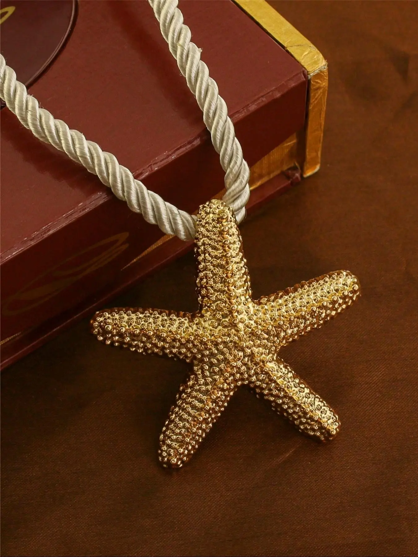 Oversized Starfish Pendant Necklace, Chunky Rope Chain Statement Necklace for Women, Adjustable Beach Vacation Jewelry, Summer Coastal Party Gift, Fashion Accessory Necklace