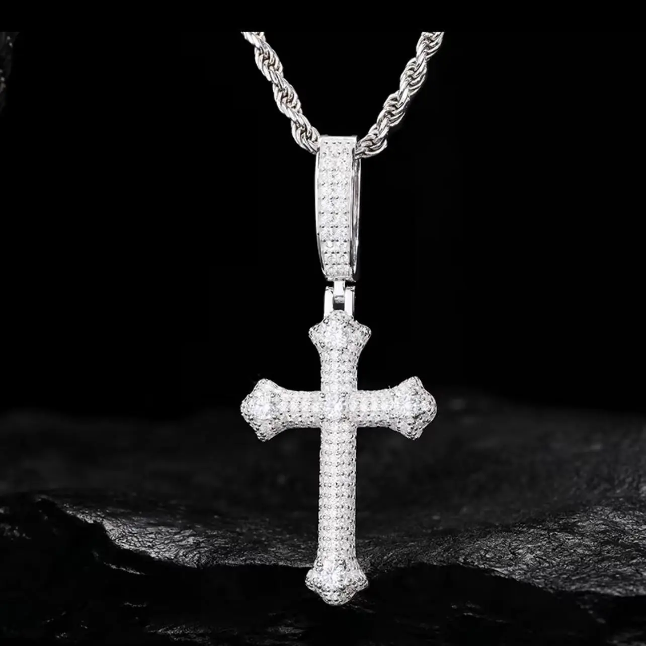 WSY jewelry  Copper-plated zirconium high-end, heavy-duty cross pendant, luxurious style, jewelry, Cuban chain accessory.