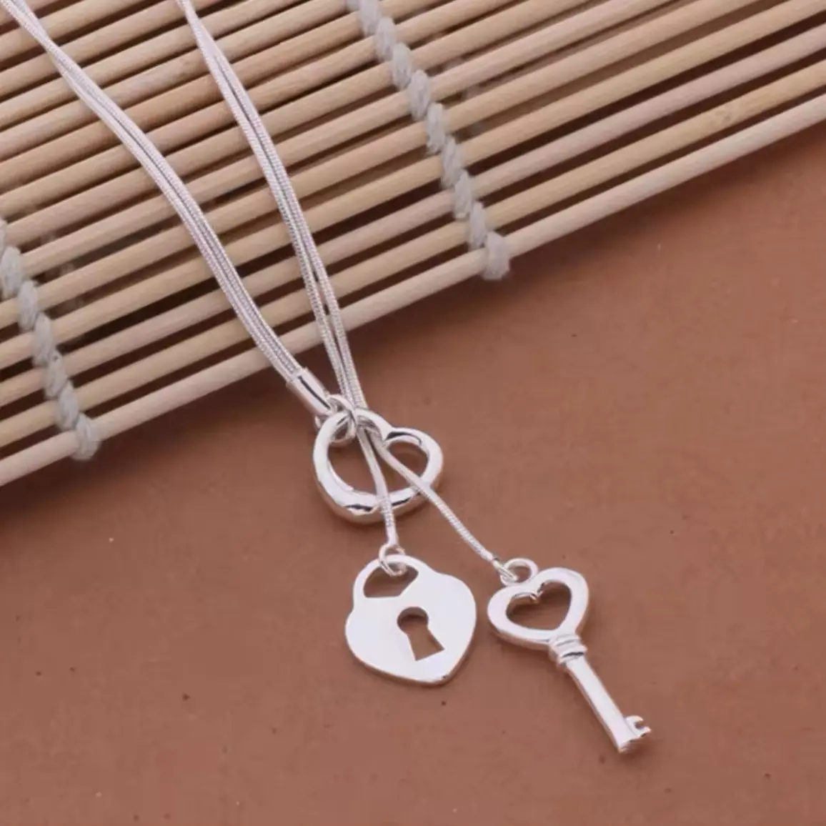 **925 Sterling Silver Heart & Lock Charm Necklace | Exquisite Fashion Jewelry**