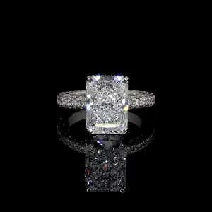 Grande Aura Diamond Ring in 14K Gold with Pave Band