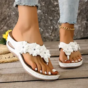 Women Flip Flops Casual Open-Toe Flat Sandals with Floral Decorations