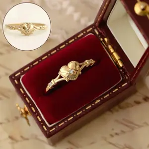 Simple and fashionable gold-plated heart-shaped ring for women, love ring, pinky ring, meaningful holiday gift.