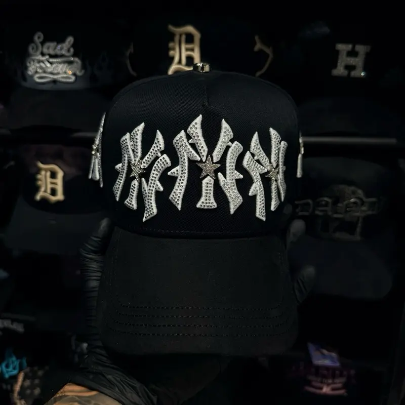 Unisex Fitted Baseball Cap - Adjustable, Eye-Catching Shine, Casual Everyday Wear for Versatile Style Combinations
