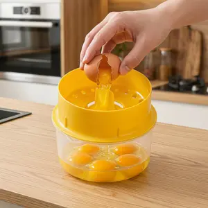 Large-Capacity Egg Yolk Separator - Easy-to-Clean Yolk and Egg White Filter for Kitchens and Dining Areas (Durable Plastic)