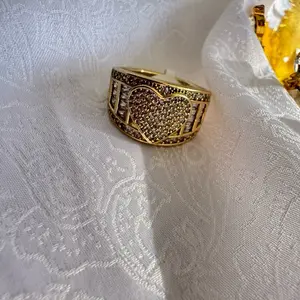 Heart Design Ring with Olive Stones, Gold Finish