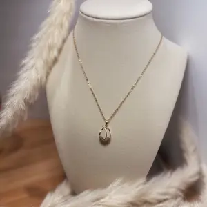 Victoria Necklace