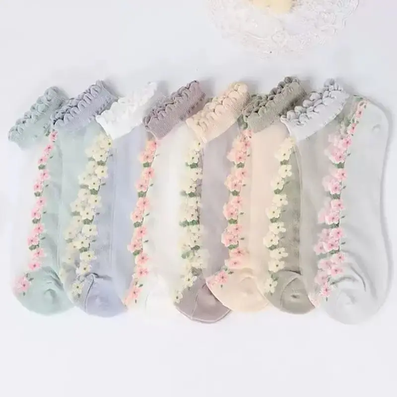 Women's No-Show Socks, 7-Pack Floral Lace Trim Liners, Soft Breathable Fabric, Odor-Resistant & Sweat-Wicking, Breathable Fabric Socks, Soft Breathable Socks