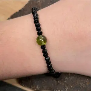 Moldavite and Faceted Black Agate Beaded Bracelet