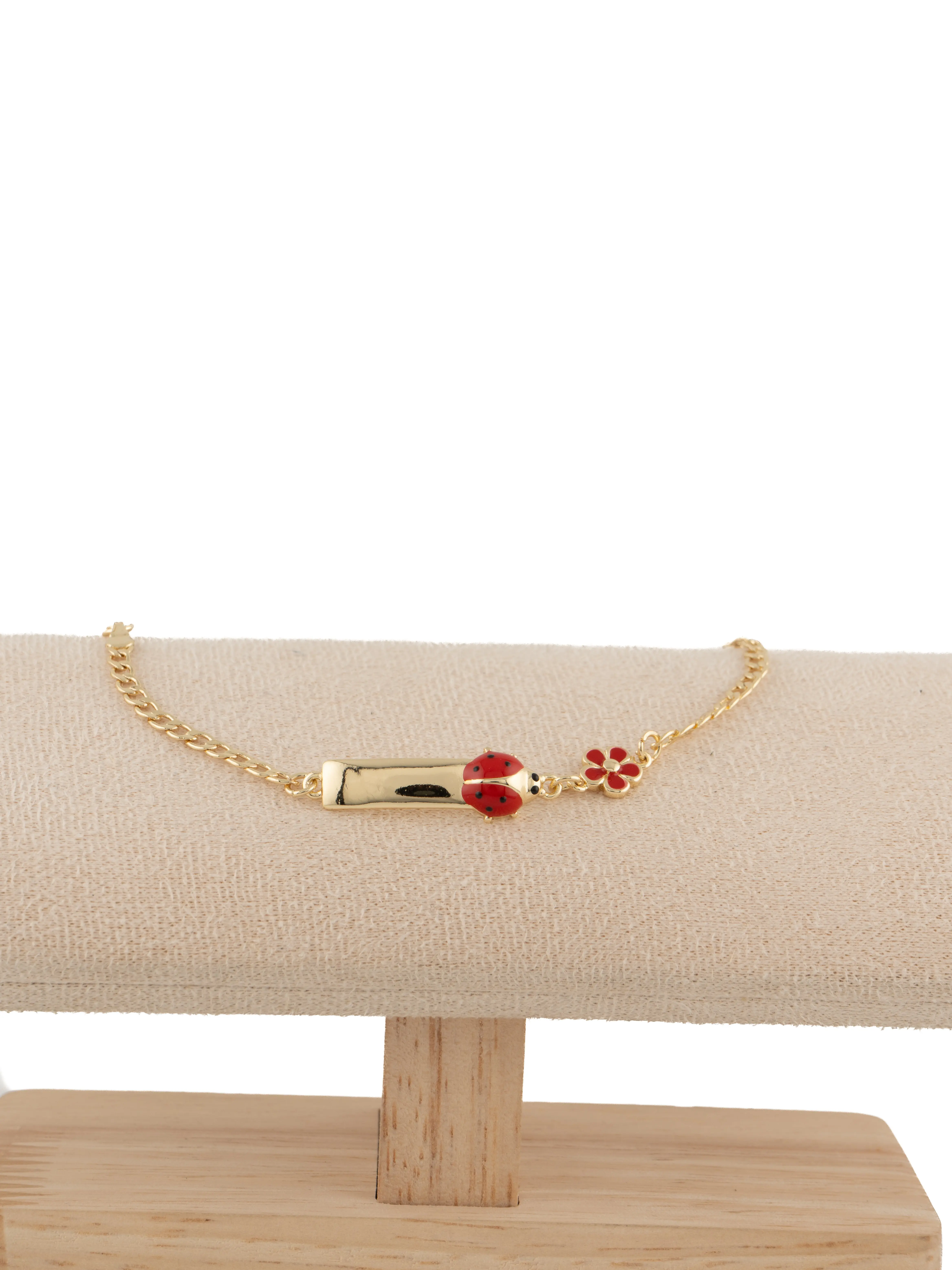 Beautiful 7-inch ladybug bracelet in gold plating. Personalize it with the name of your choice by leaving it in a note or message.