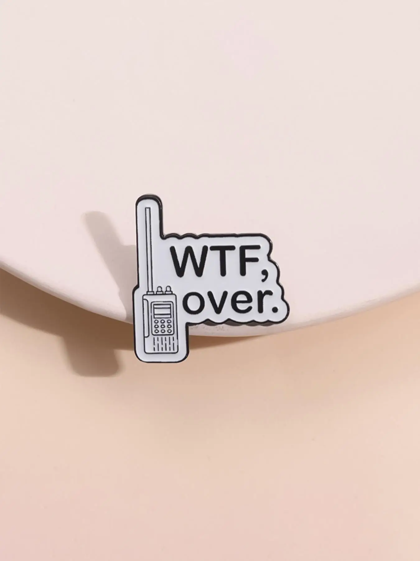 Funny Walkie Talkie Design Brooch, Durable Metal Pins, Cute Letter Design Brooch, Fashion Accessories for Men & Women, Trendy All-match & Exquisite Br