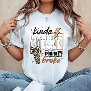 Casual and Festive "Kinda Boujee Kinda Broke" Leopard Tee – Perfect for Work and Relaxing Outings