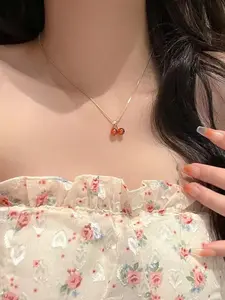 A fashionable and elegant cherry pendant necklace, exquisite and beautiful, suitable for daily wear, vacation and dating occasions, and also a surprising exquisite small gift, Fashionable Accessory, Jewelry Present