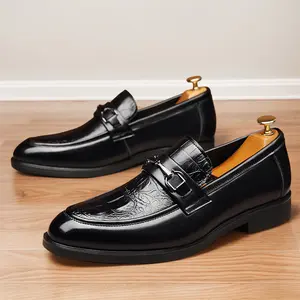 New large-size fashionable loafers for men, crocodile pattern formal shoes, comfortable and non-slip casual business model, suitable for office or formal occasions 86392