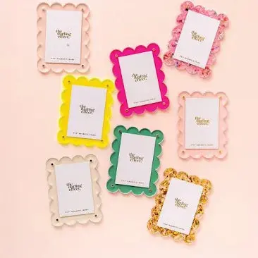 Magnetic Frame