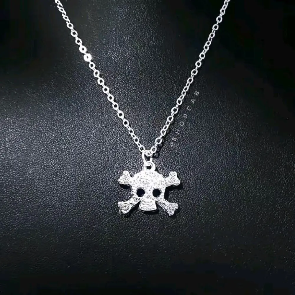 16" Sparkly Crystal Skull Pendant Necklace 16" Sparkly Crystal Skull Pendant Necklace