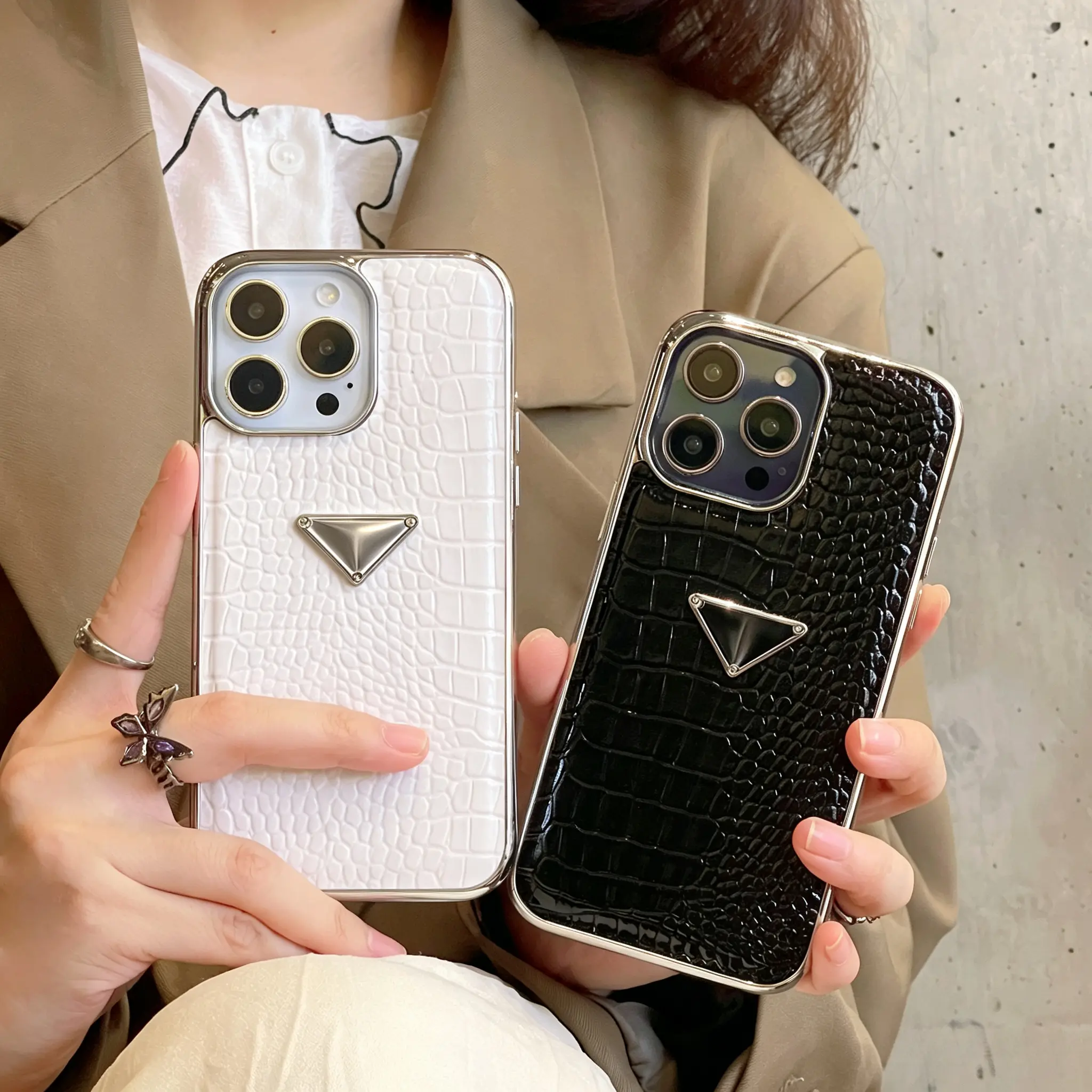 Glossy Crocodile Pattern Light Luxury Protective Case for iPhone 17 Pro Max, Electroplated Silver Frame, Glossy Leather Anti-Drop Design