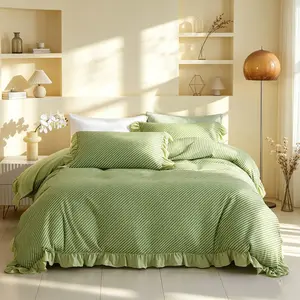Fresh Green Diagonal Stripe Ruffled Bedding Set, Includes 1 Duvet Cover and 2 Pillowcases, Soft Fabric, Detachable Zipper, All-Season, Ideal Gift