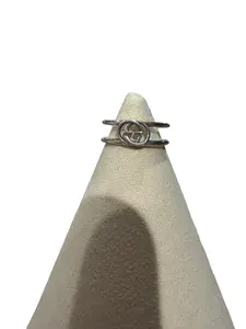 Pre-owned Gucci Interlocking "GG" Silver Ring Perfect for Daily Use