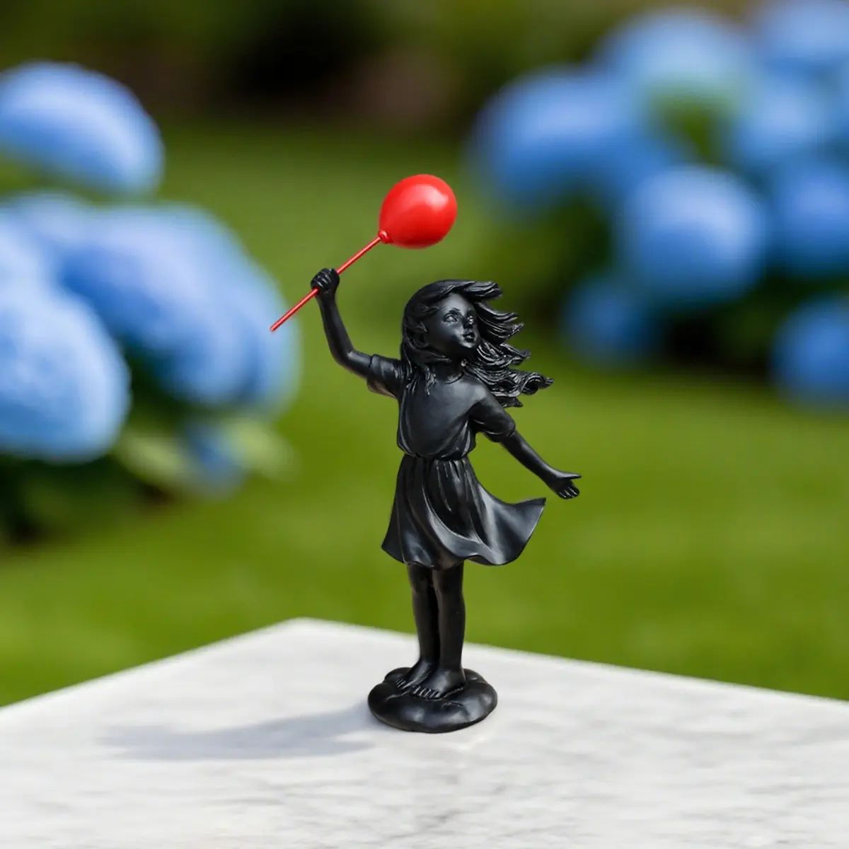 Resin Girl Holding Balloon Statue, Elegant Outdoor Decor, Garden Decoration, Patio Decor, Valentine's Day, New Year, Festival Party Decor