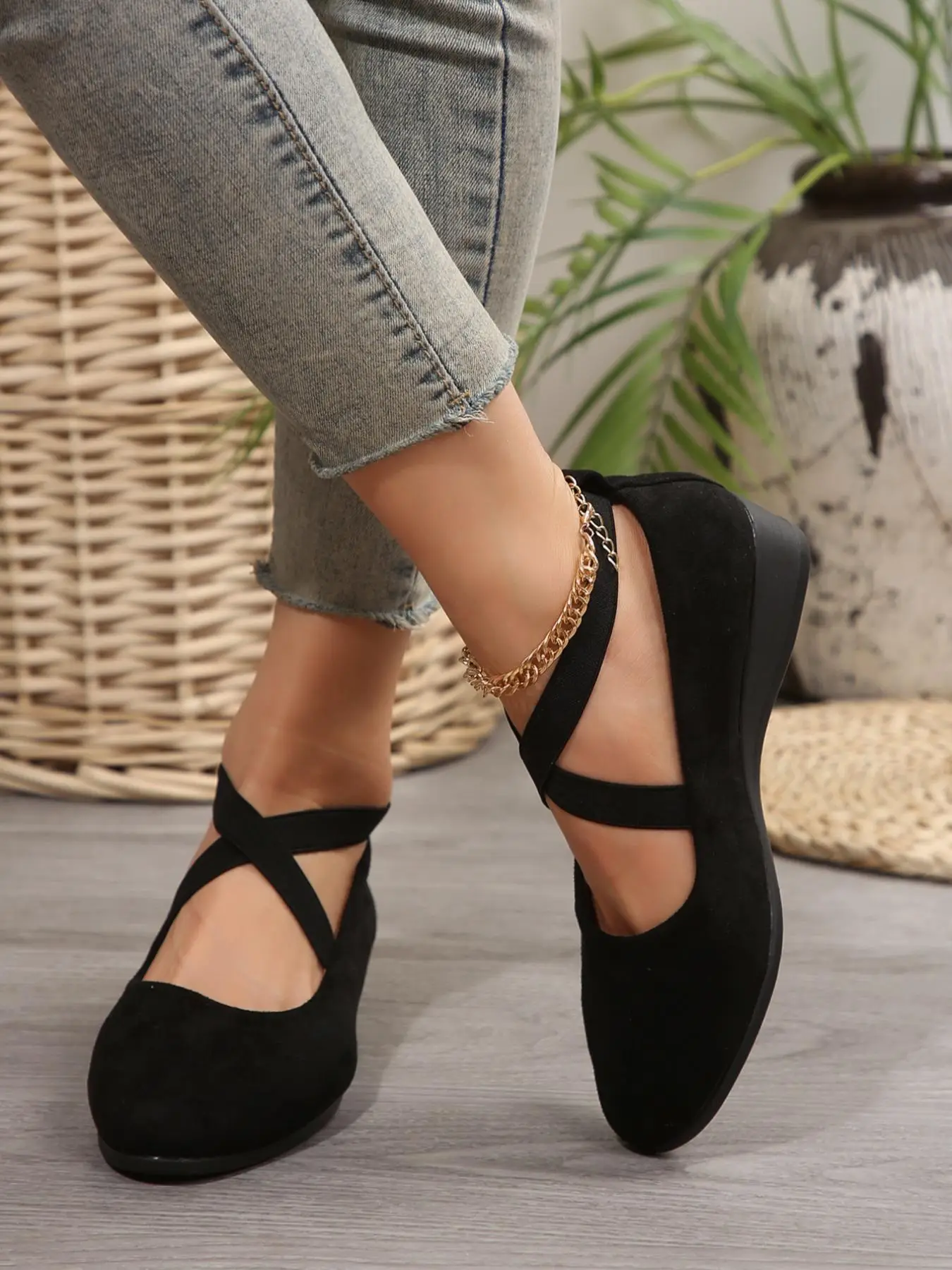 Women's Solid Color Slip on Wedges Shoes, with Strap Design, Round Toe Wedges Shoes, Shoes for Women, Lightweight Comfortable Shoes Perfect for Studen