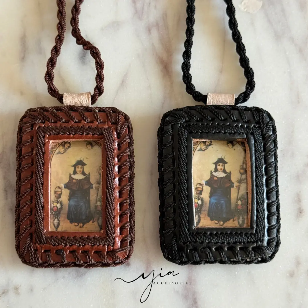 Handmade Escapulario Necklace for Men with Santo Niño de Atocha Print, 26 in Beaded Cord for Daily Wear, Artisanal Craftsmanship, Accessory Necklace, Handcrafted Artistry, Bead Necklace