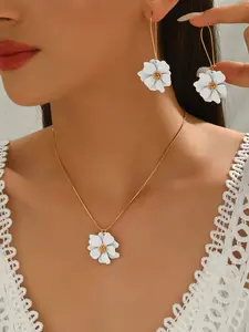 3-Piece Boho Fashion Multi-Color Flower Pendant Necklace Earrings Set, Elegant Summer Jewelry Gift for Women, for Parties Weddings  music festivals Perfect for Valentine's Day, Mother's Day, Women's Day, or wedding season.