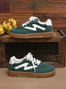 Women's Retro Color-Block Lace-Up Sneakers, Casual Flat Shoes with Classic Brown Soles for Street Style, Daily Commute and Casual Outings