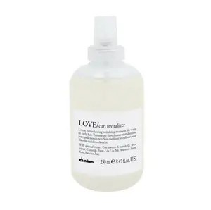 Davines Love Curl Revitalizer 250ml - Elasticizing & Revitalizing Spray for Wavy or Curly Hair - Controls Frizz Effect - 8.45 Fl Oz U.S.