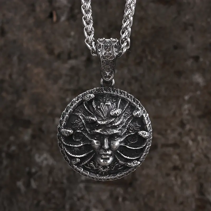 GTHIC Greek Snake Head Medusa Stainless Steel Pendant, Gothic Mystery Jewelry, Unisex Daily Wear Animal Fashion Jewelry Accessory, Unisex Names