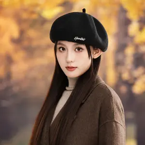 2pcs/1pc Women's Autumn/Winter Fashion British Vintage Solid Color Octagonal Pouch Beret with Letter Decoration, Polyester, Breathable, Fits Head, Solid Color, Christmas Holiday, Fantasy Theme, Hand Wash Only, Non-Elastic Closure, for Autumn/Winter